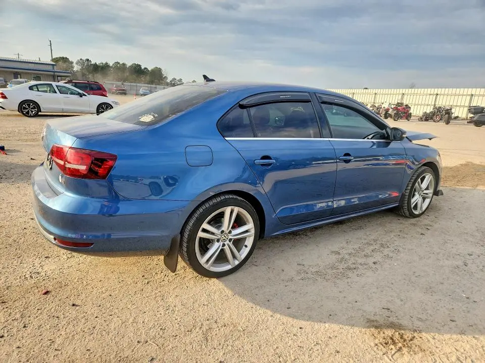 2016 VOLKSWAGEN JETTA SE  