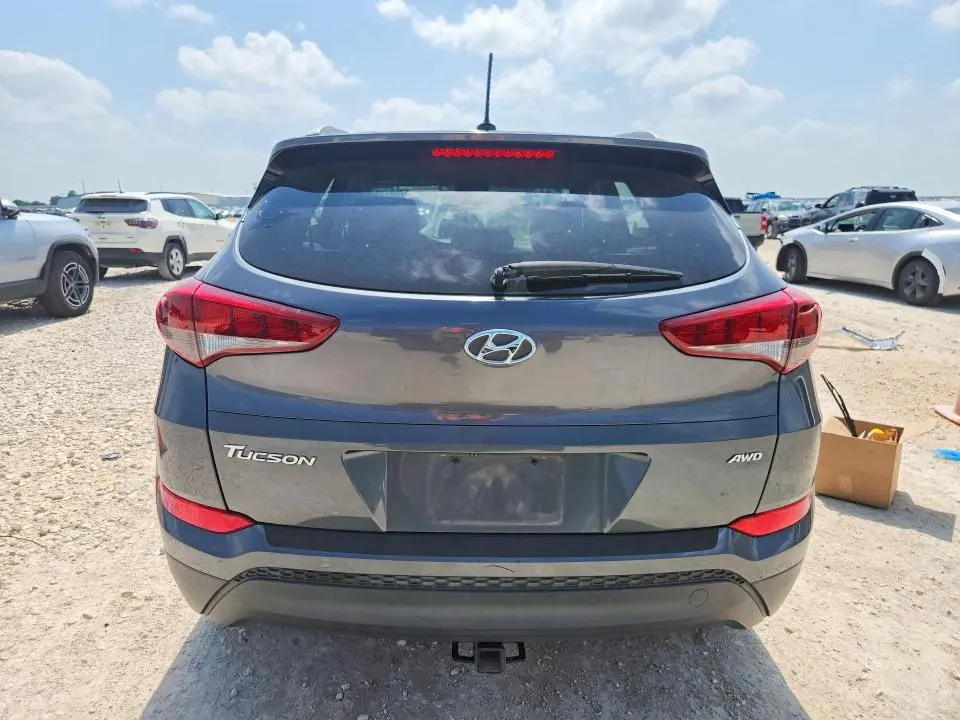 2017 HYUNDAI TUCSON SE  