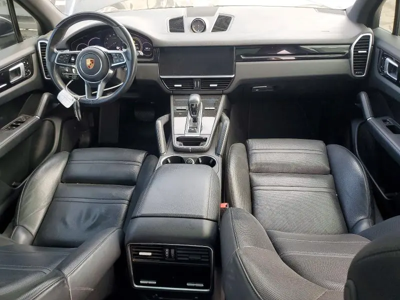 2019 PORSCHE CAYENNE   