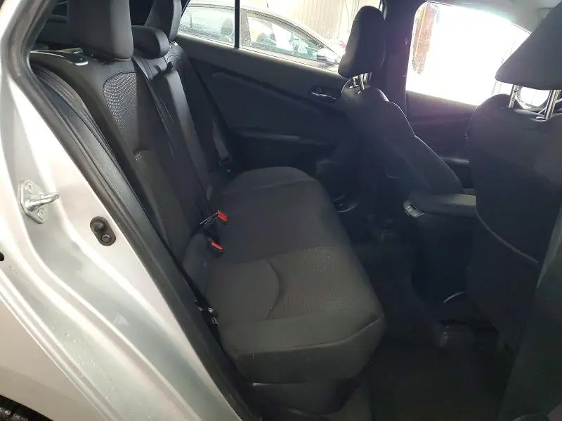 2020 TOYOTA PRIUS LE  