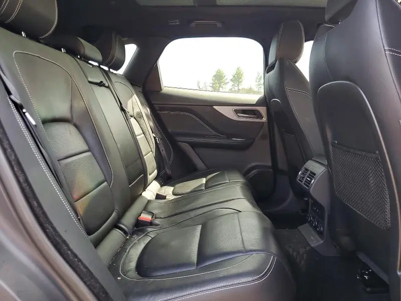 2017 JAGUAR F-PACE R - SPORT  