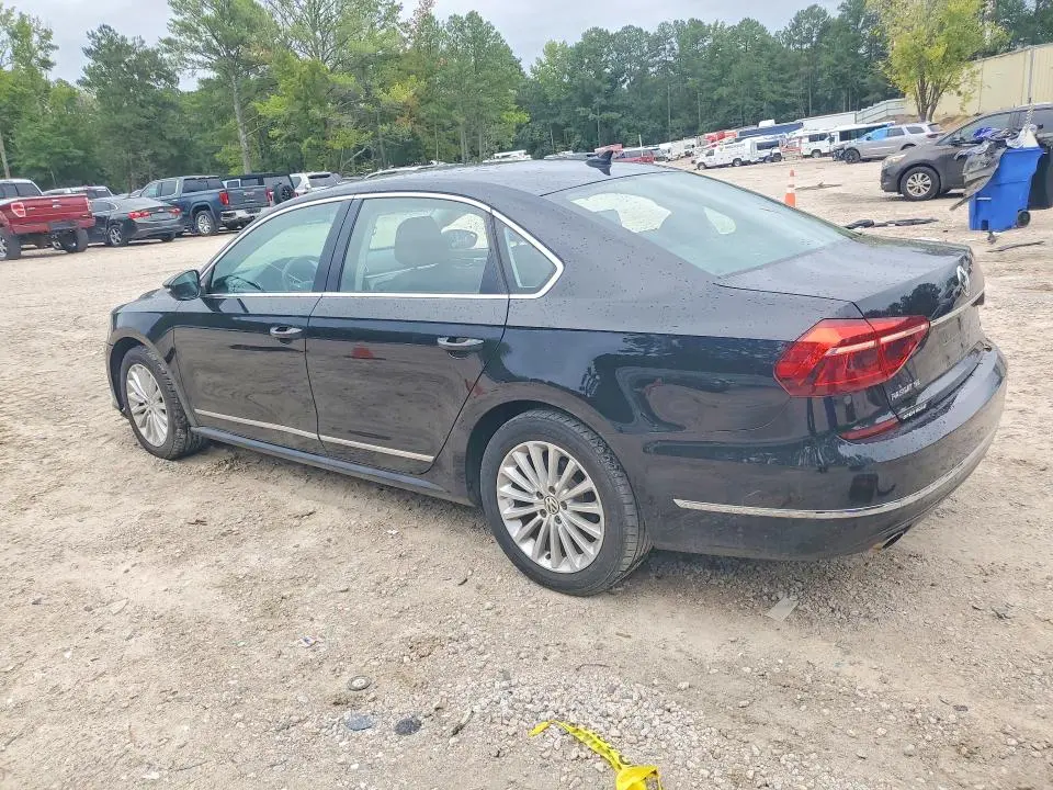 2017 VOLKSWAGEN PASSAT SE  