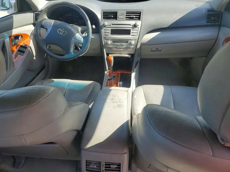2011 TOYOTA CAMRY XLE  
