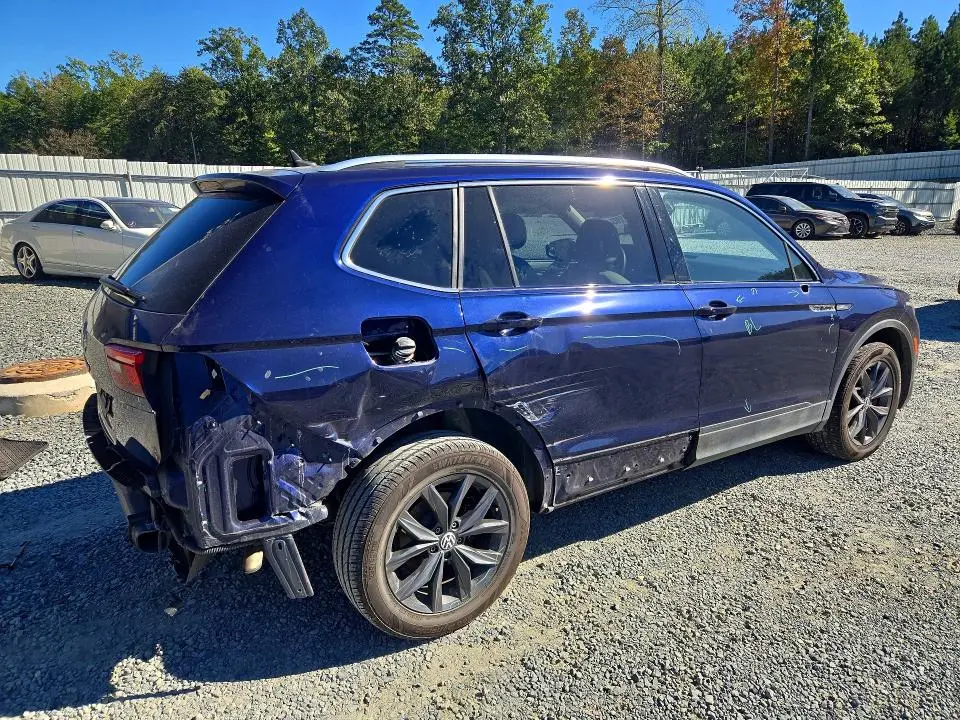 2022 VOLKSWAGEN TIGUAN SE  