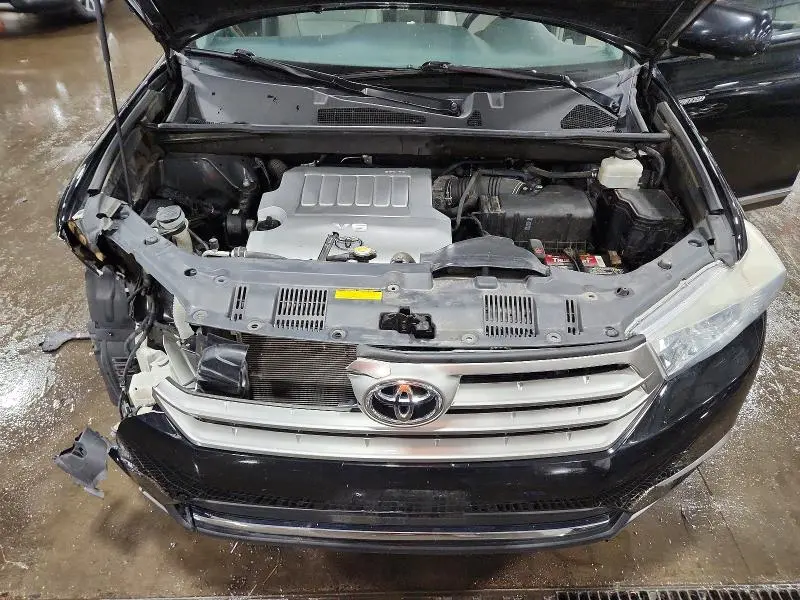 2013 TOYOTA HIGHLANDER LIMITED  