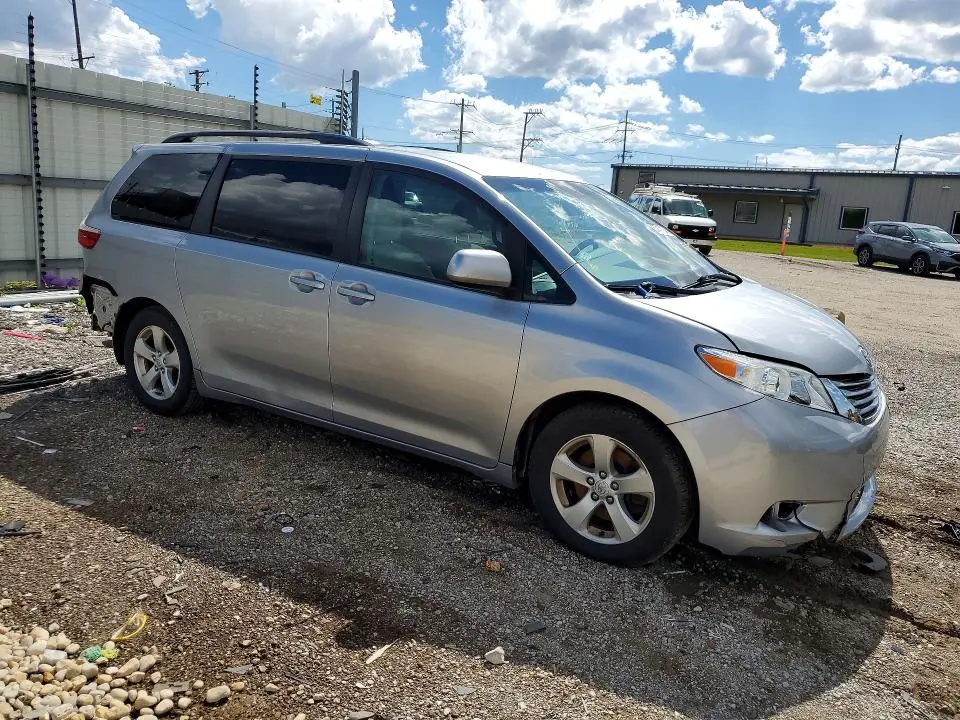 2016 TOYOTA SIENNA LE  