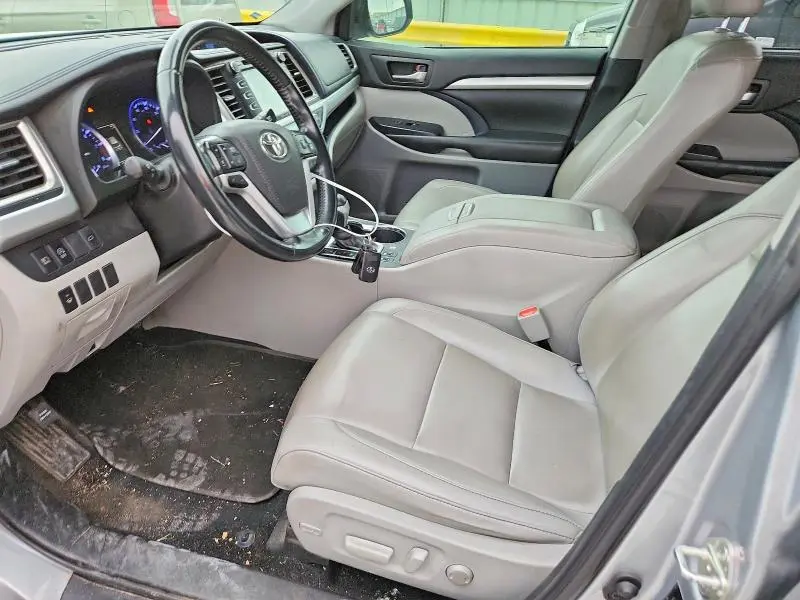 2019 TOYOTA HIGHLANDER XLE  