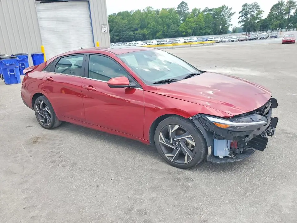 2024 HYUNDAI ELANTRA SEL  