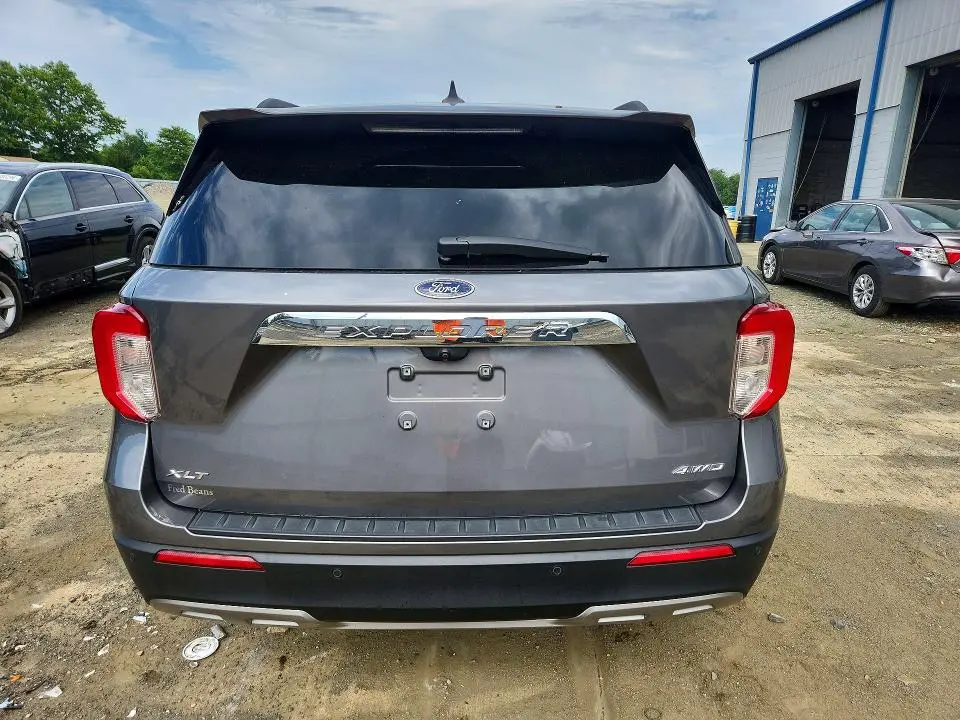 2021 FORD EXPLORER XLT  