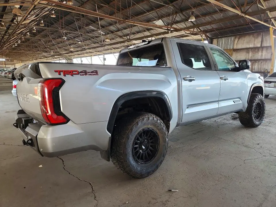2025 TOYOTA TUNDRA PLATINUM  