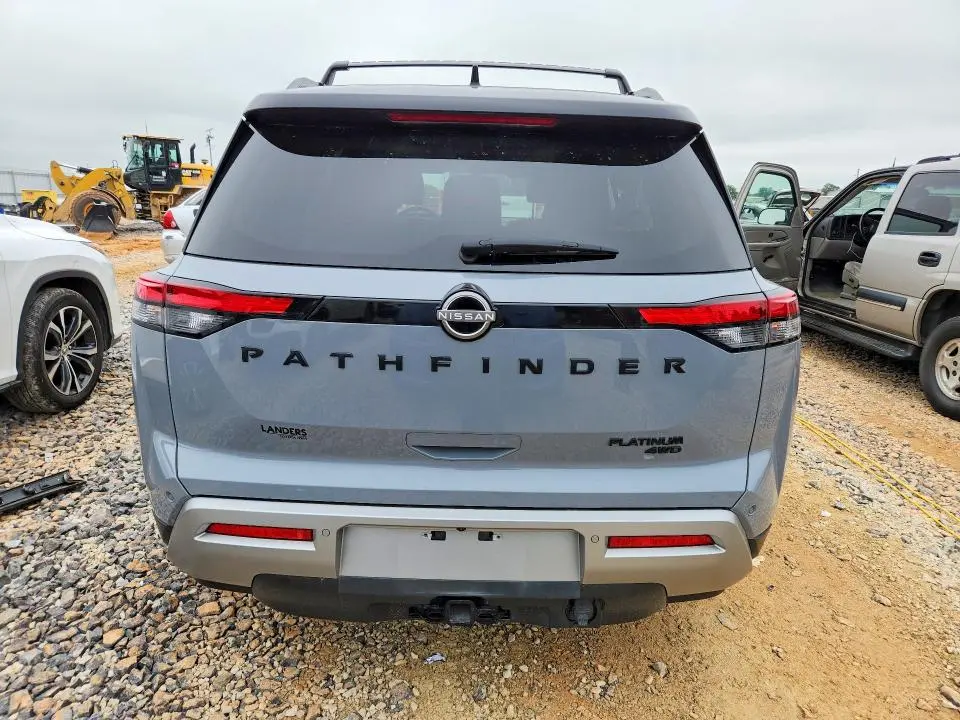 2023 NISSAN PATHFINDER PLATINUM  