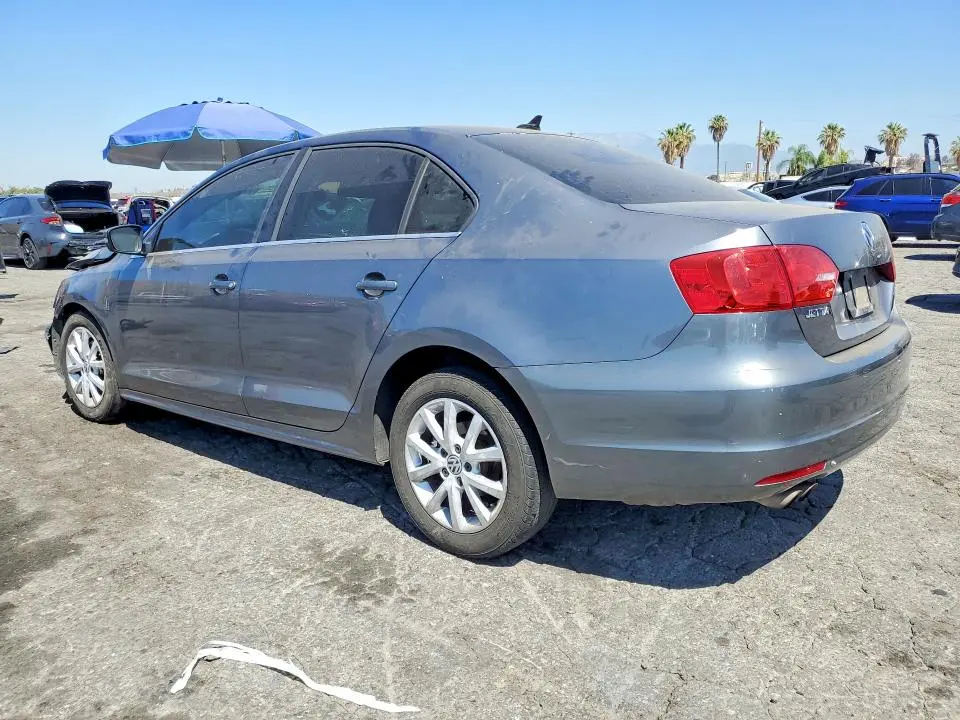 2013 VOLKSWAGEN JETTA SE  