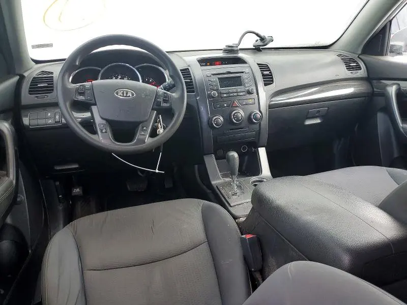 2013 KIA SORENTO LX  