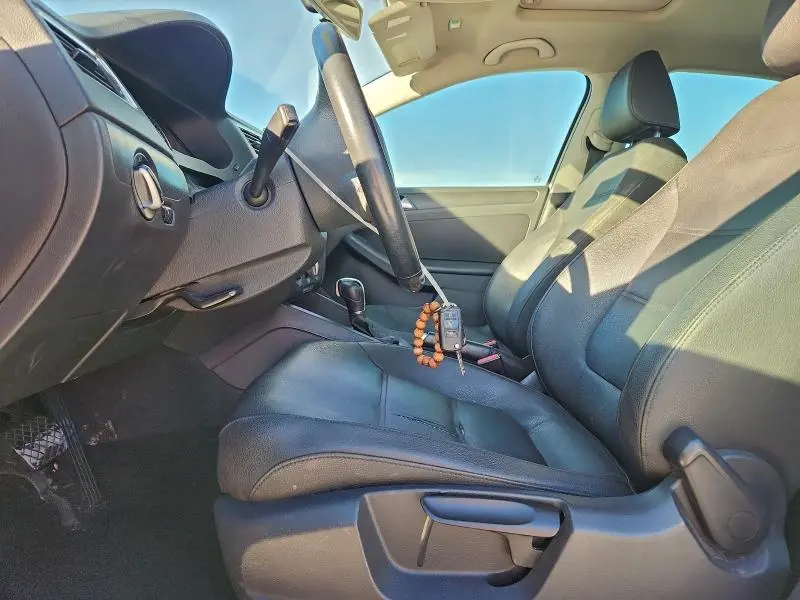 2012 VOLKSWAGEN JETTA SE  