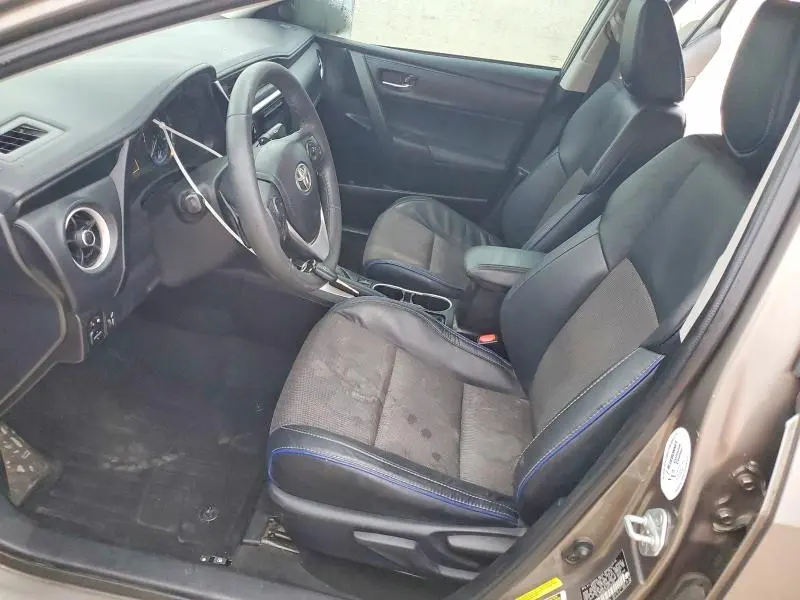 2017 TOYOTA COROLLA SE  