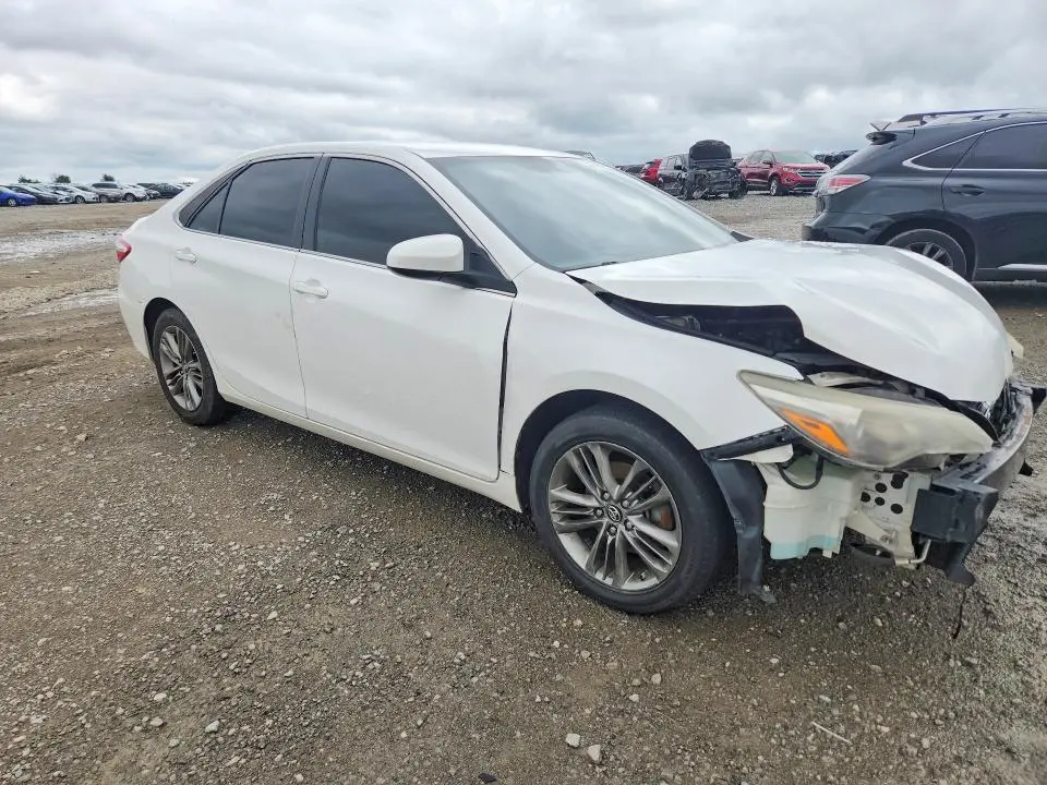 2017 TOYOTA CAMRY SE  
