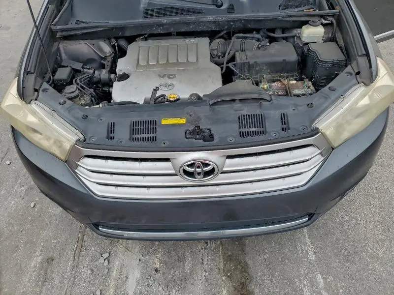 2011 TOYOTA HIGHLANDER BASE  