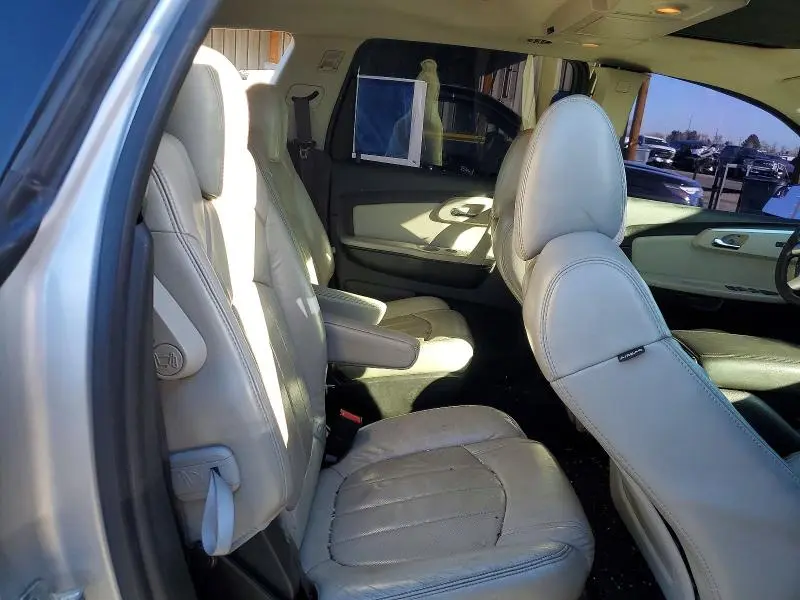 2010 CHEVROLET TRAVERSE LTZ  
