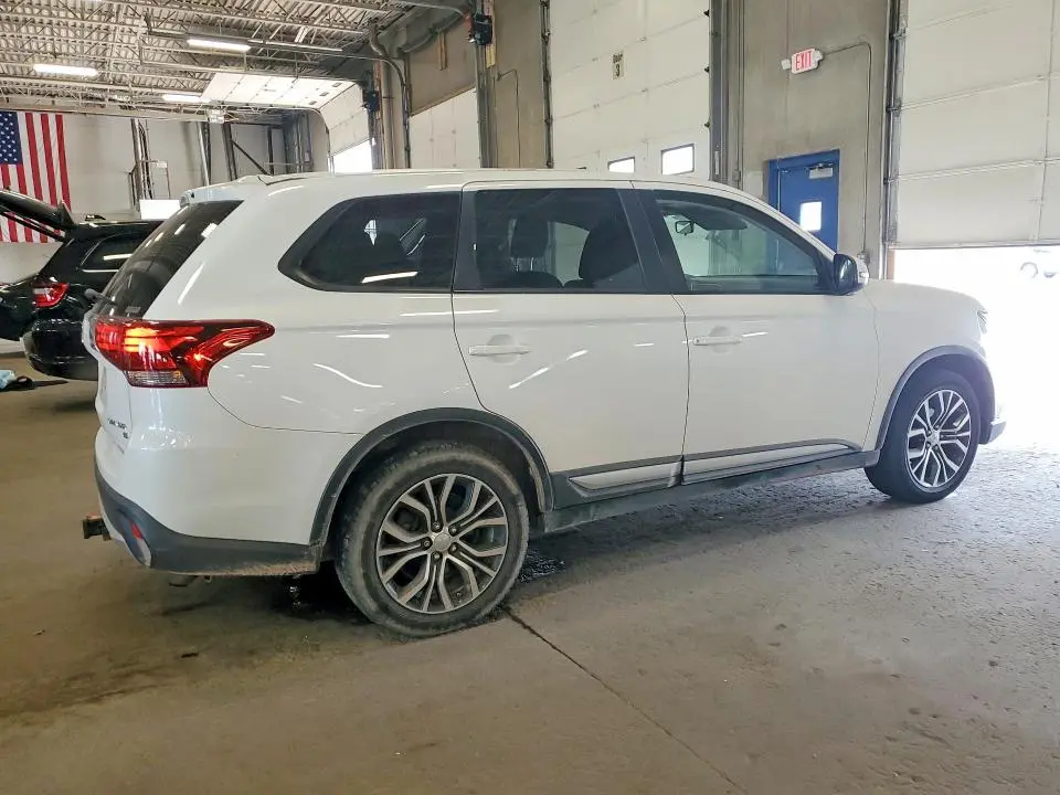 2016 MITSUBISHI OUTLANDER SE  
