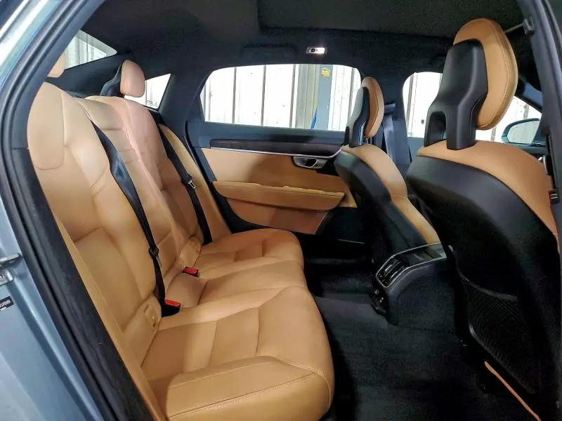 2018 VOLVO S90 T6 MOMENTUM  