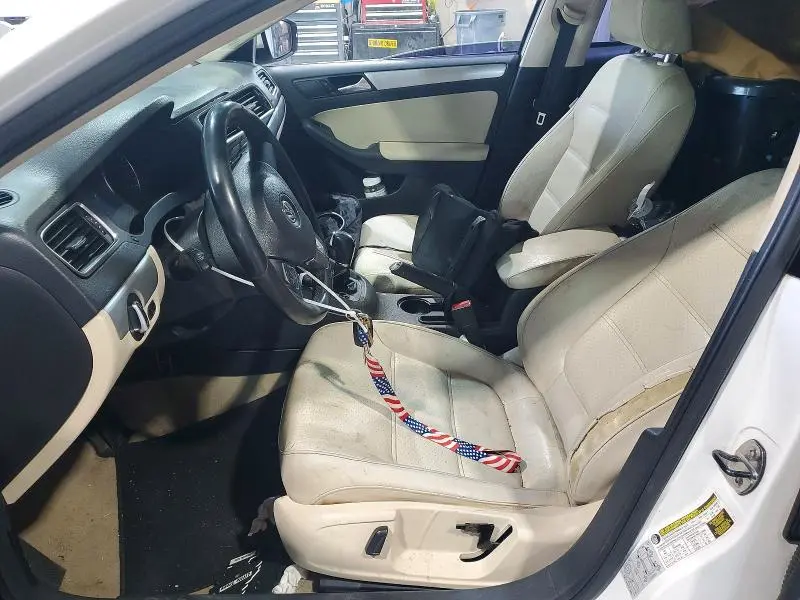 2013 VOLKSWAGEN JETTA SE  