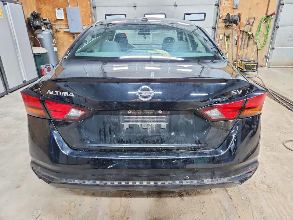 2022 NISSAN ALTIMA SV  