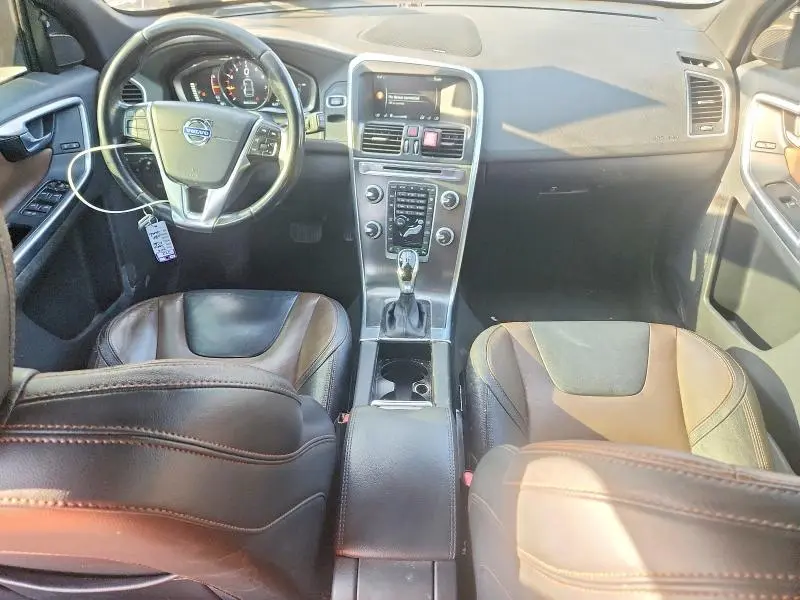 2015 VOLVO XC60 T5 PLATINUM  