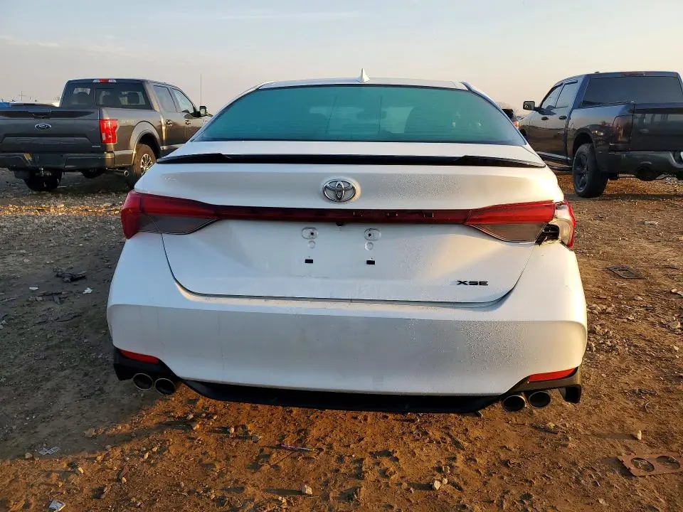 2020 TOYOTA AVALON XSE  