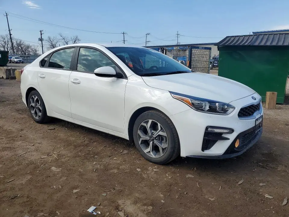 2021 KIA FORTE LXS  