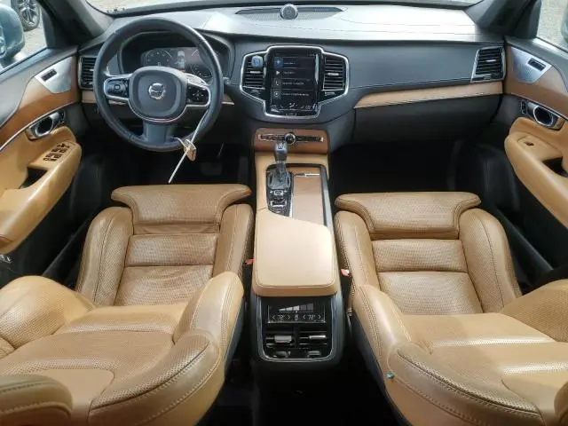 2017 VOLVO XC90 T6  