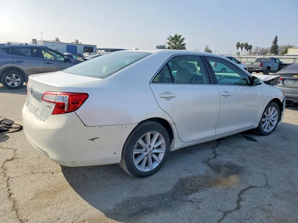 2014 TOYOTA CAMRY XLE V6  