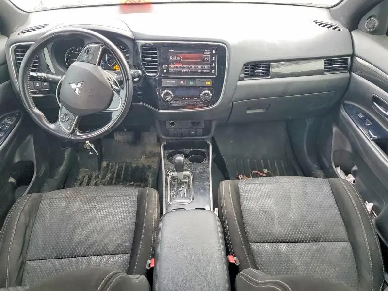 2018 MITSUBISHI OUTLANDER SE  