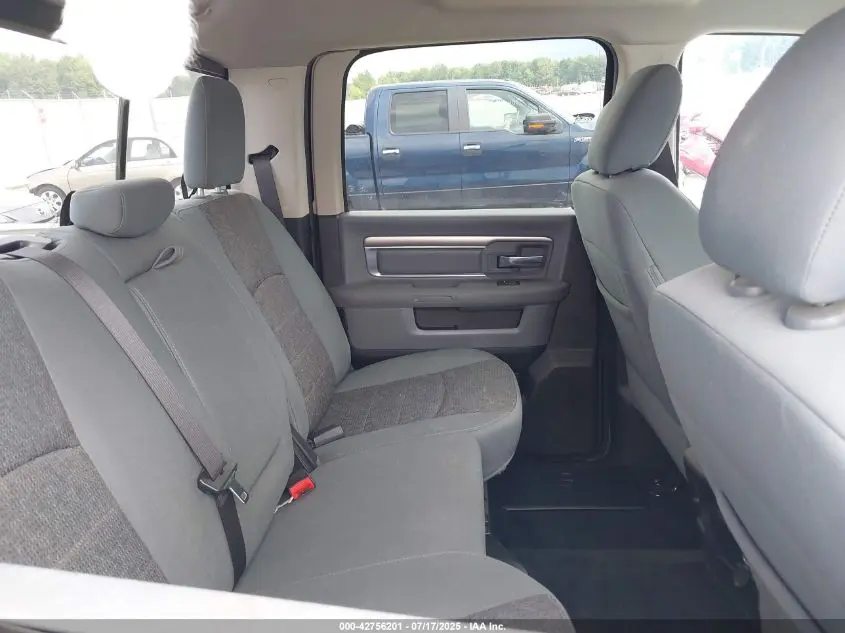 2017 RAM 1500 BIG HORN  4X4 5'7 BOX