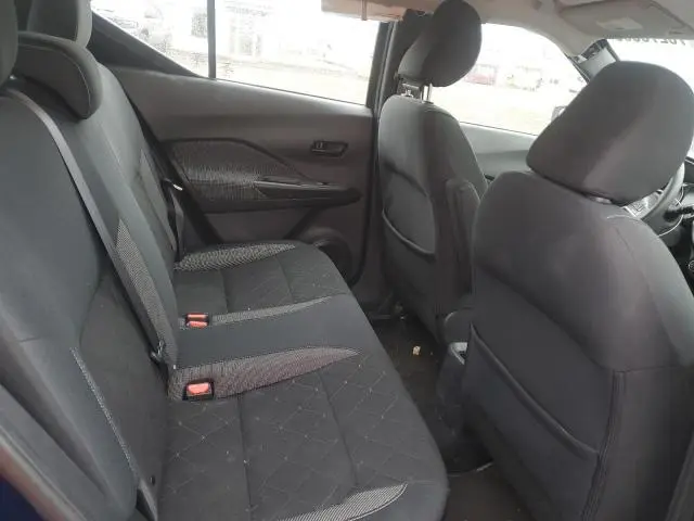 2019 NISSAN KICKS S  