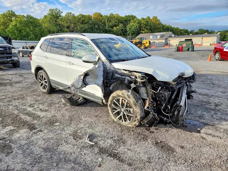 2021 VOLKSWAGEN TIGUAN SE  
