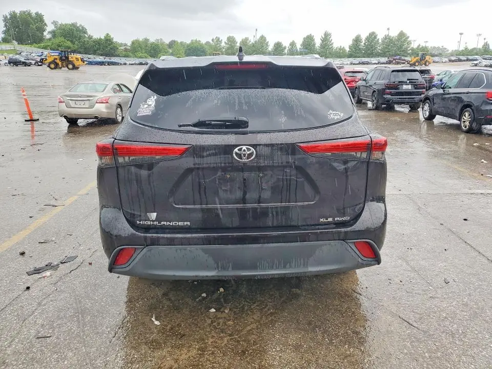 2020 TOYOTA HIGHLANDER XLE  