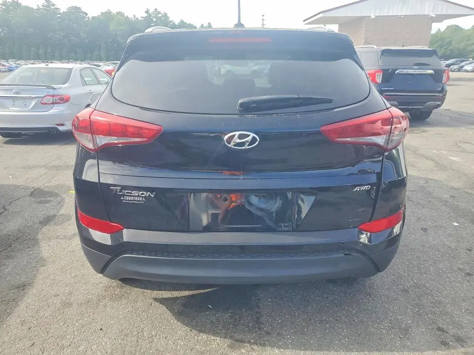 2017 HYUNDAI TUCSON SE  