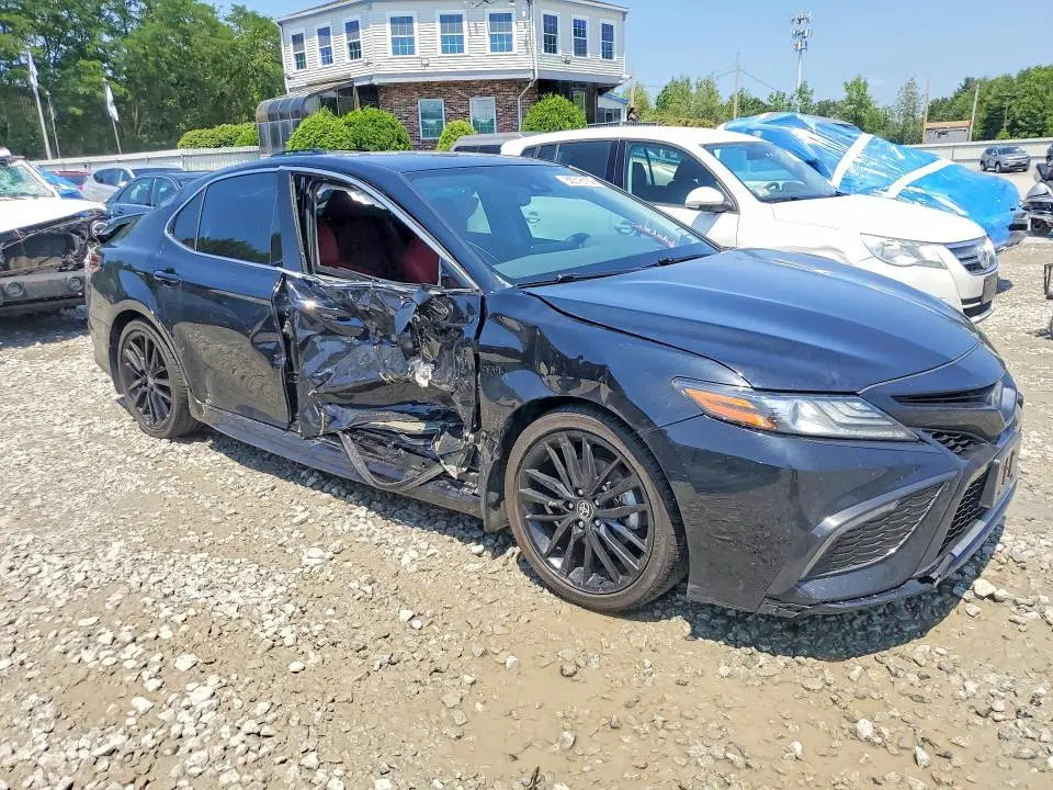 2022 TOYOTA CAMRY XSE  