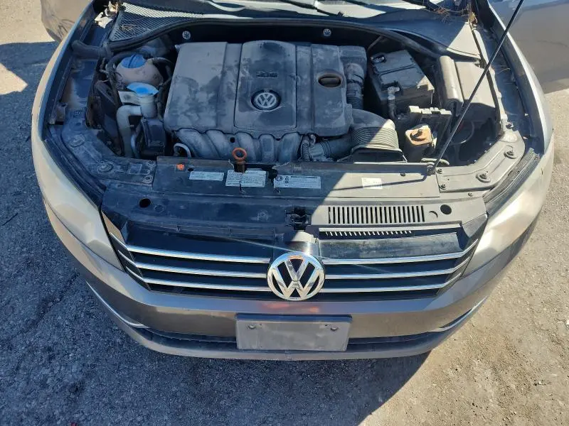 2012 VOLKSWAGEN PASSAT SE  