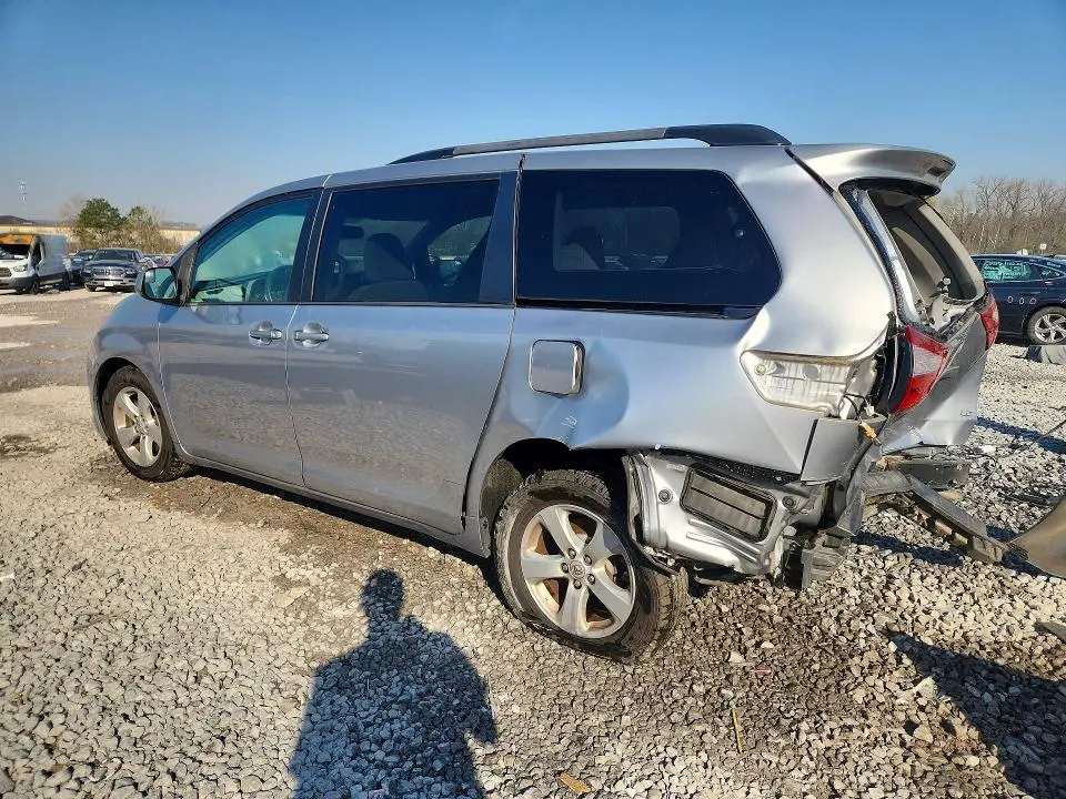2017 TOYOTA SIENNA LE 8-PASSENGER  