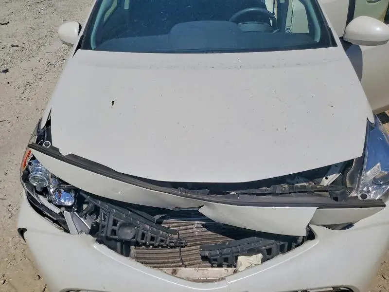 2016 TOYOTA PRIUS V THREE  