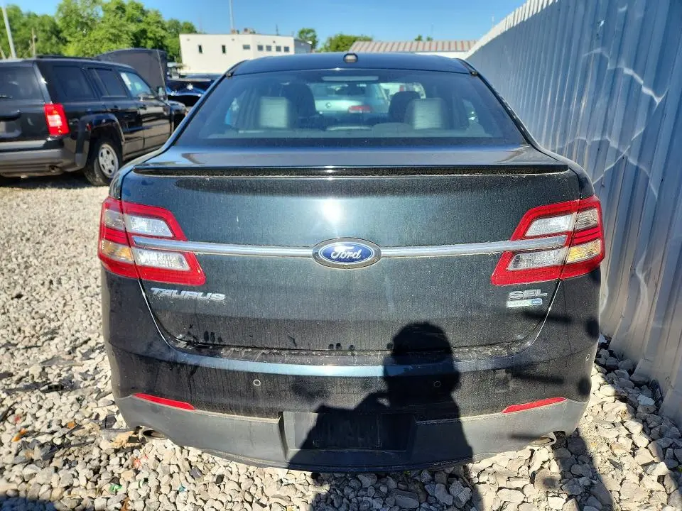 2015 FORD TAURUS SEL  