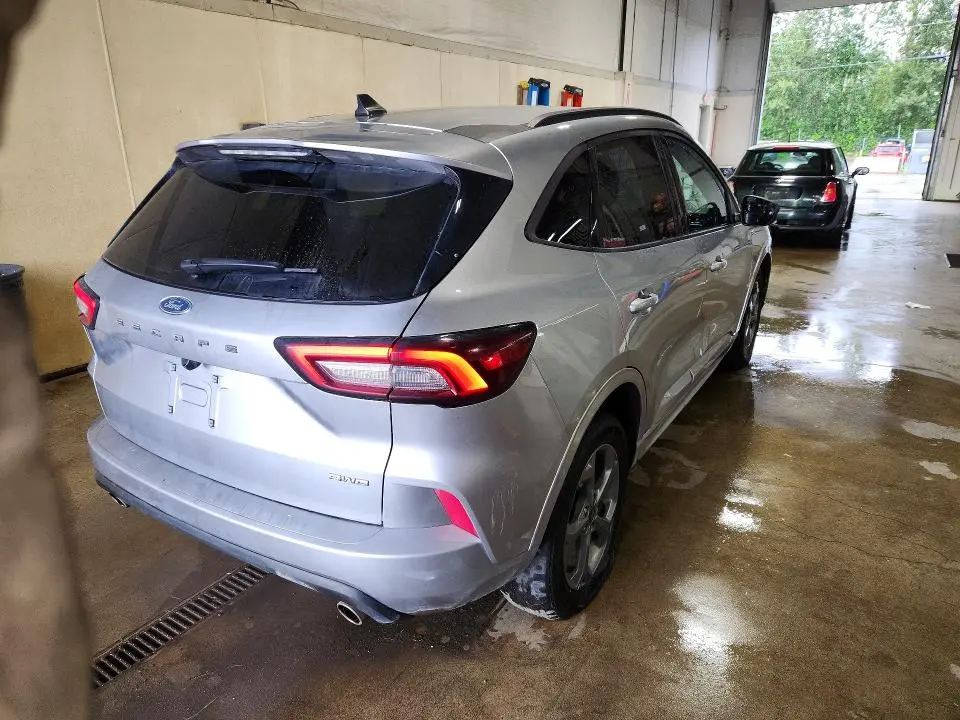 2024 FORD ESCAPE ST LINE  