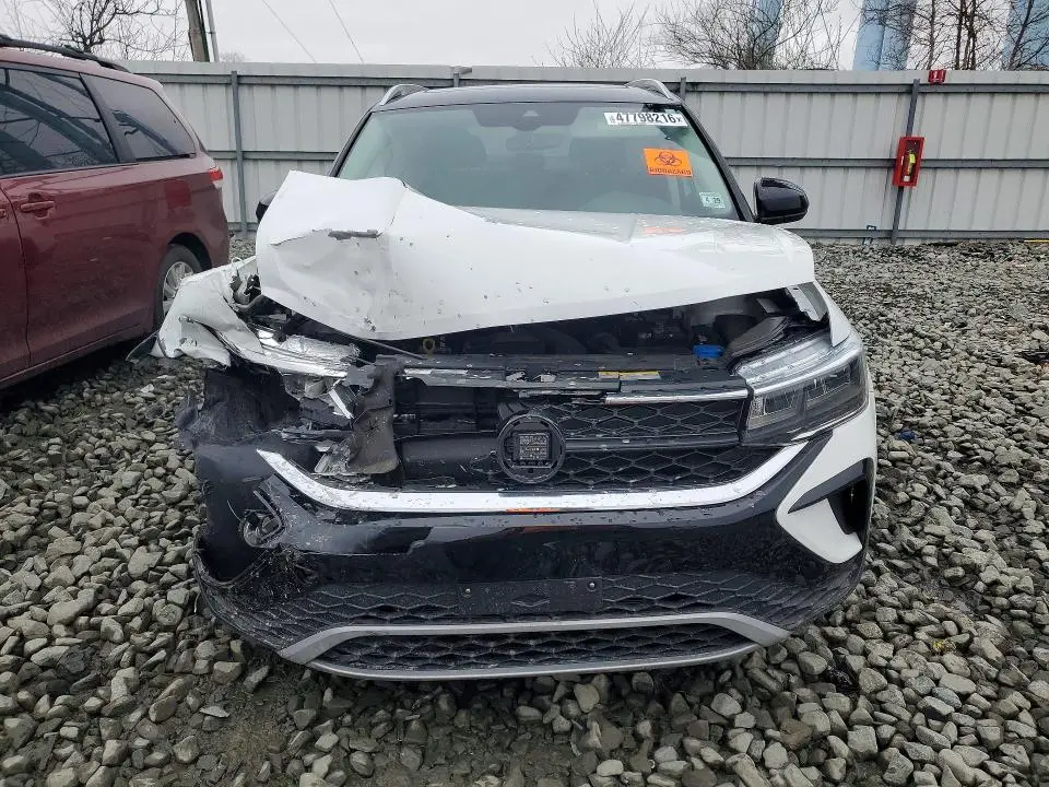 2024 VOLKSWAGEN TAOS SE  