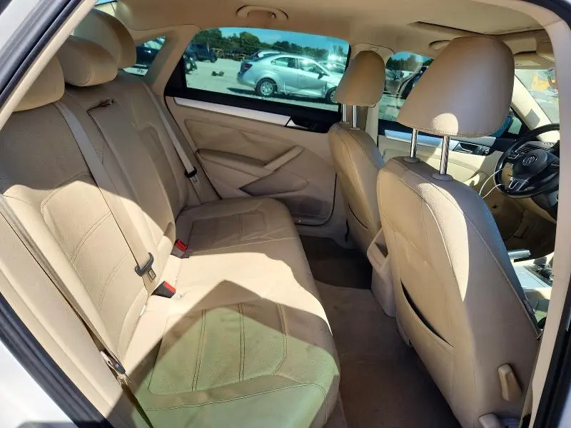 2012 VOLKSWAGEN PASSAT SE  