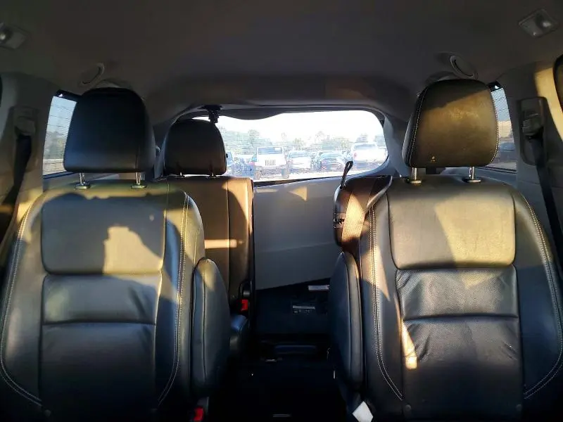 2015 TOYOTA SIENNA SPORT  