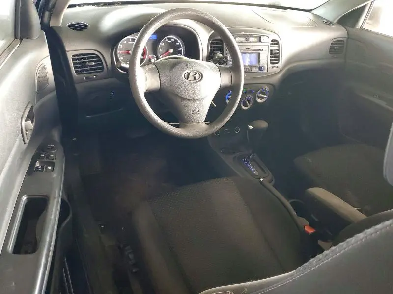 2010 HYUNDAI ACCENT GS  