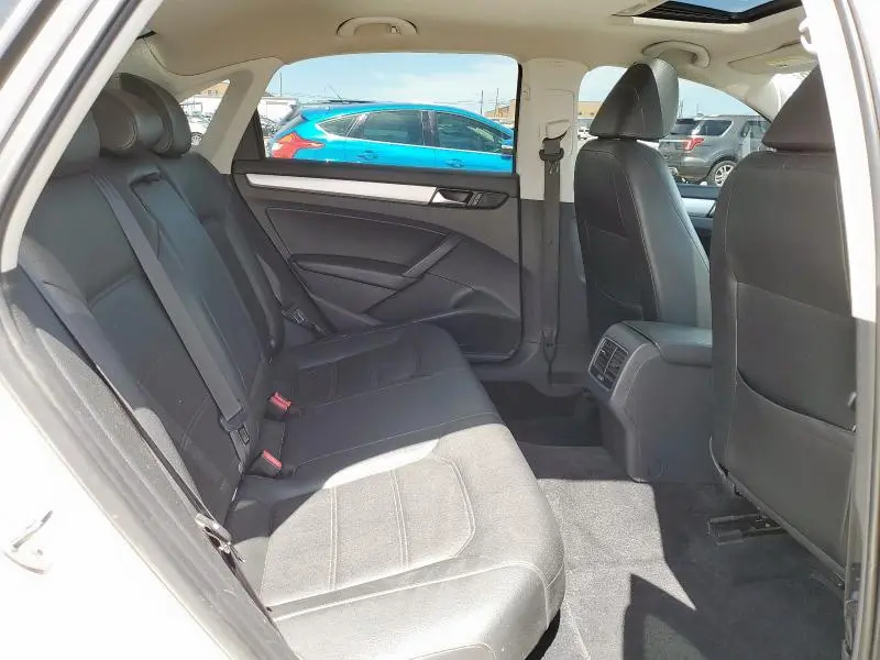 2013 VOLKSWAGEN PASSAT SE  