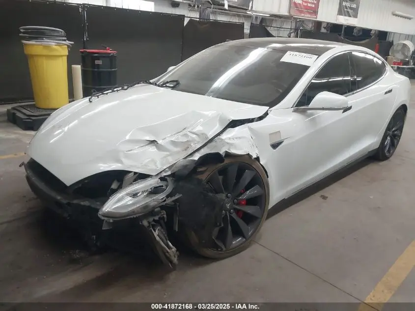 2014 TESLA MODEL S P85D