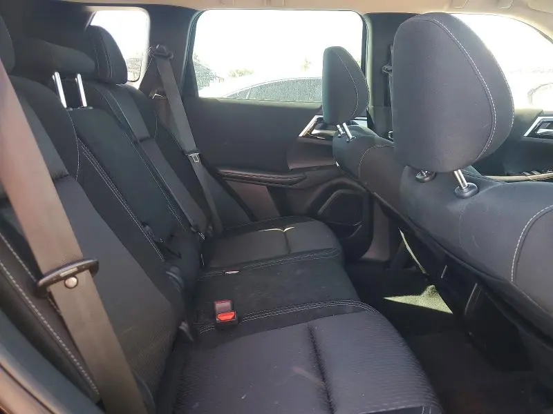 2023 MITSUBISHI OUTLANDER ES  